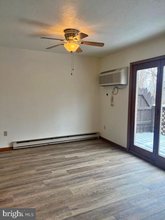 Photo - 235 Catalpa Ln