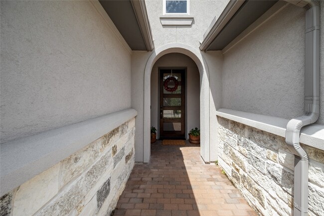 Building Photo - 622 Platinum Stone Ln