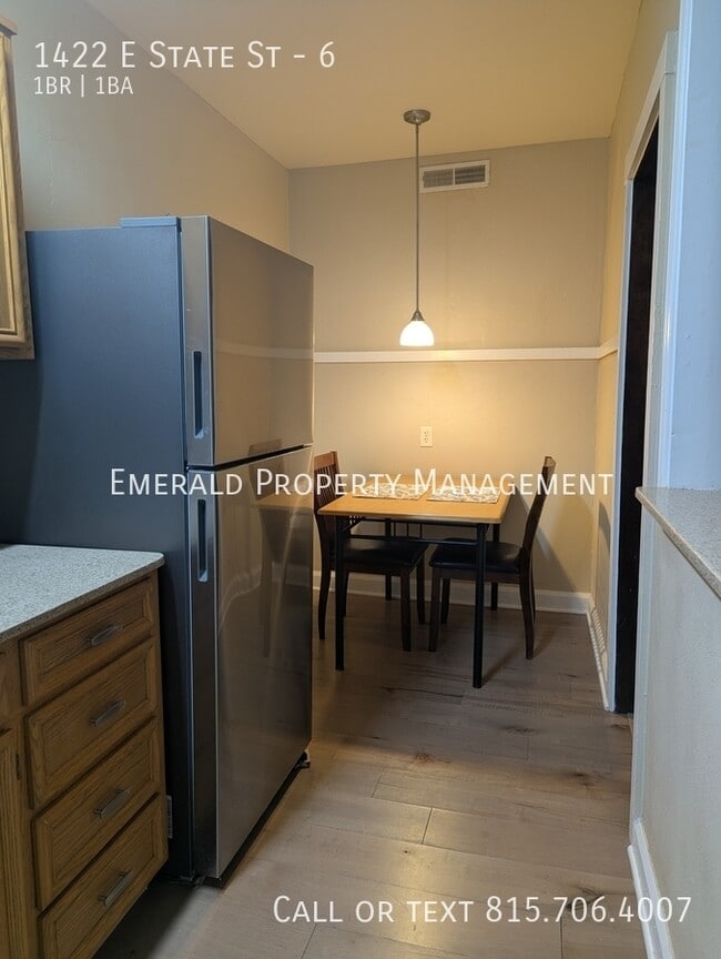 Photo - 1422 E State St Unidad 6