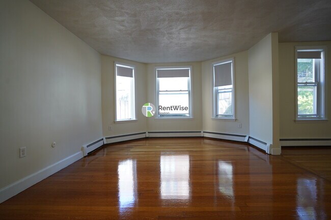 Building Photo - 312 Tappan St Rental