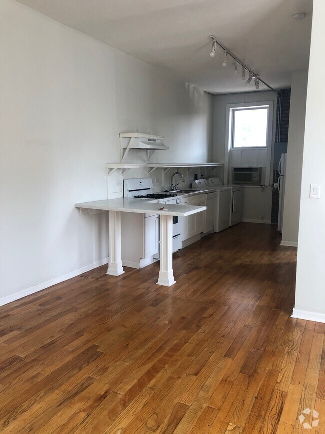 Building Photo - 1349 N Wells St Unit 302 Rental