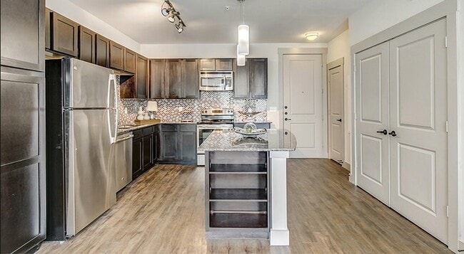 Photo - 5201 Amesbury Dr Unit 253