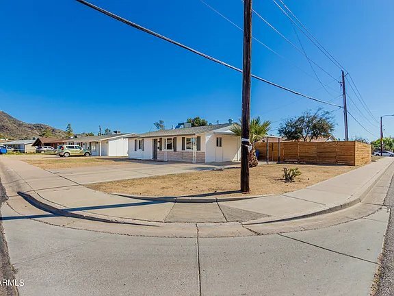 Photo - 2245 W Laurel Ln
