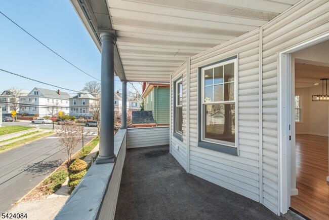 Photo - 39 Beekman St