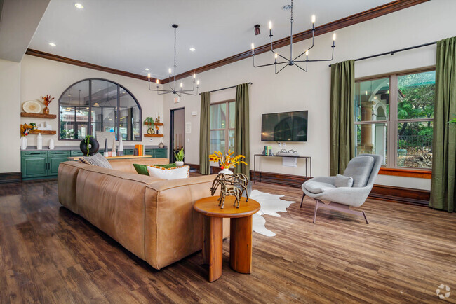 Building Photo - Pecan Springs Rental
