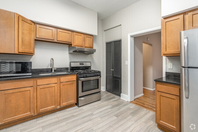 1BR, 1BA - 567SF - Kitchen