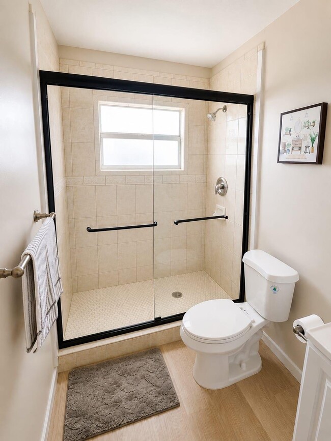 Photo - 940 Sonata Ln