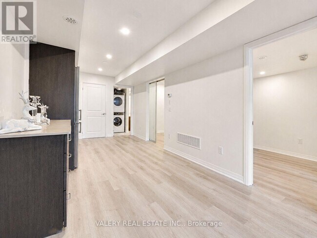 Photo - 183 William Duncan Rd