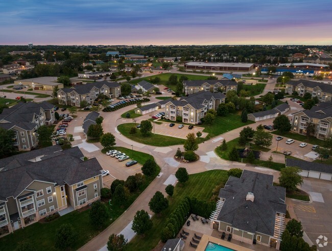 Building Photo - Alexis at Perry Pointe Rental