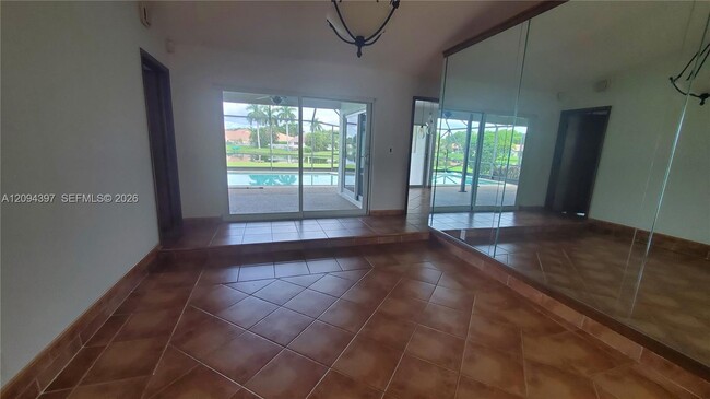 1060 NW 110th Ln