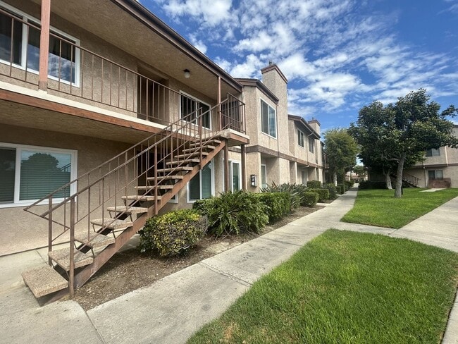 Building Photo - Excellent 3-Bedroom Condo!