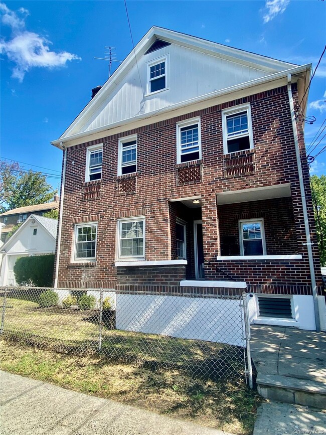 Building Photo - 53 Madeleine Ave Unit 3