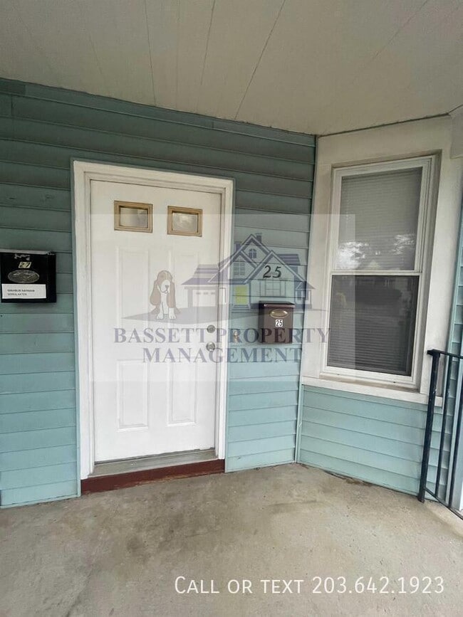 25 Cumley St