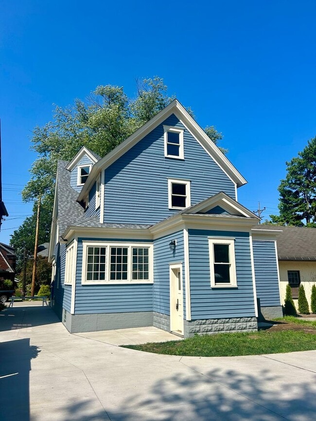 Photo - 621 Cherry St