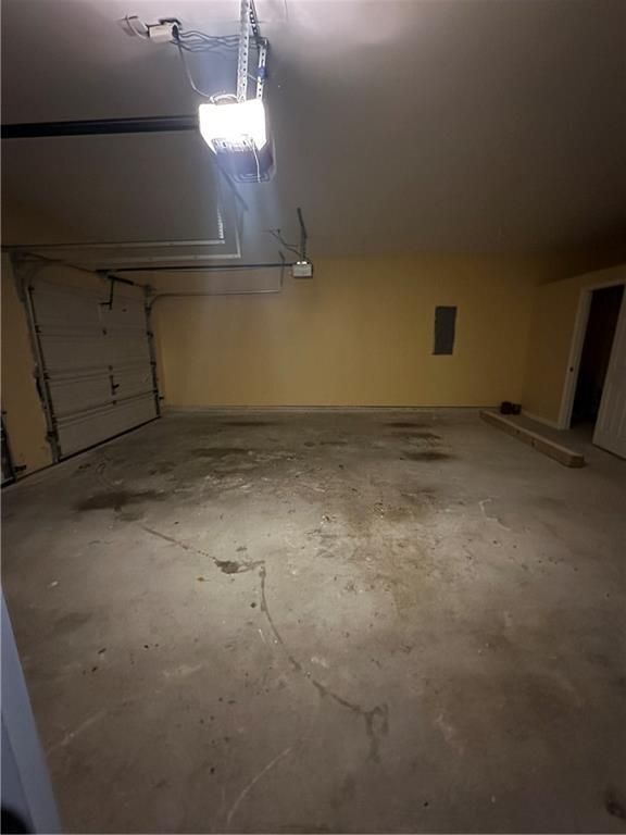 Photo - 1943 Oakbluff Way SW