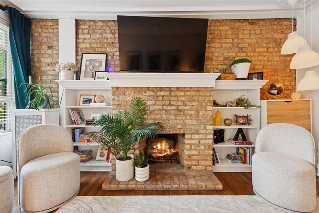Photo - 745 W Brompton Ave Unit 2Bed 1Bath