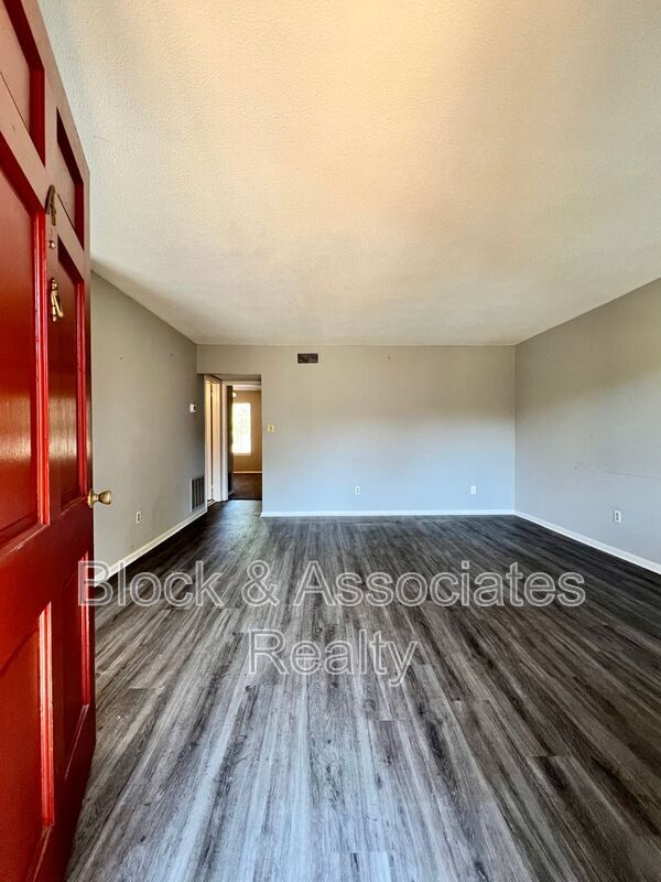 Photo - 3826-A Country Club Road