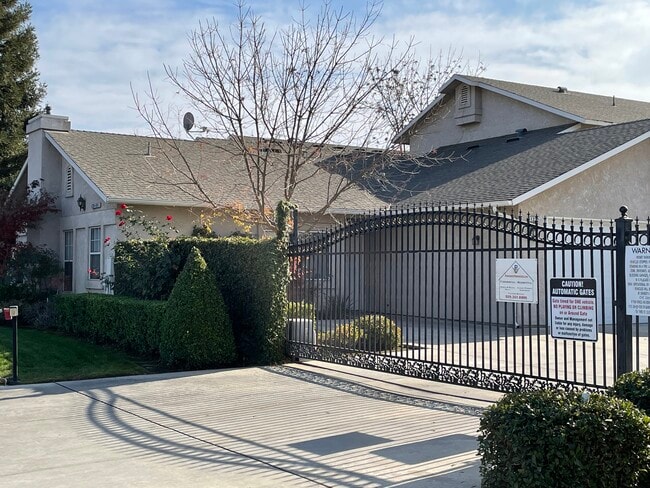 Building Photo - 1237 W Spruce Ave Unit 1237
