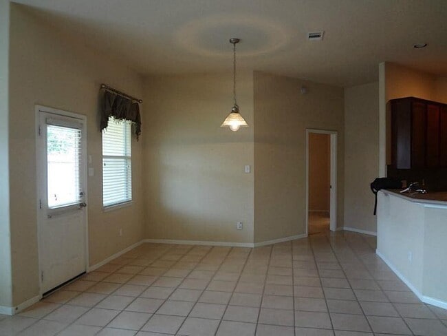 Photo - 6027 Schaumburg Dr