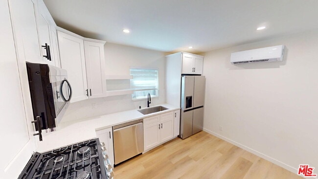 Photo - 1305 Waterloo St Unit B