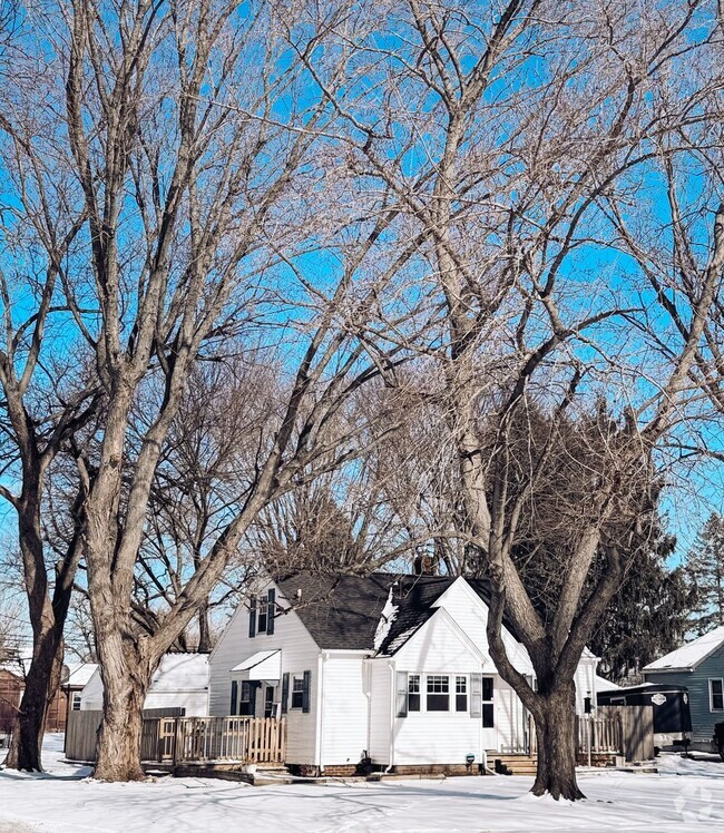 Building Photo - Adorable home!