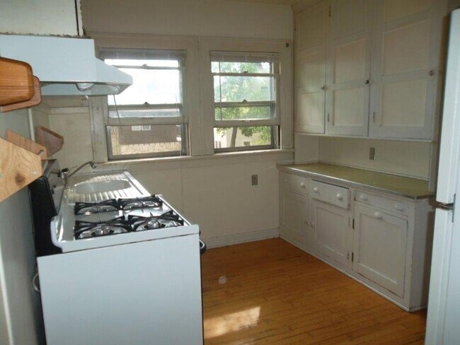 Photo - 1108 E Johnson St Unit 2