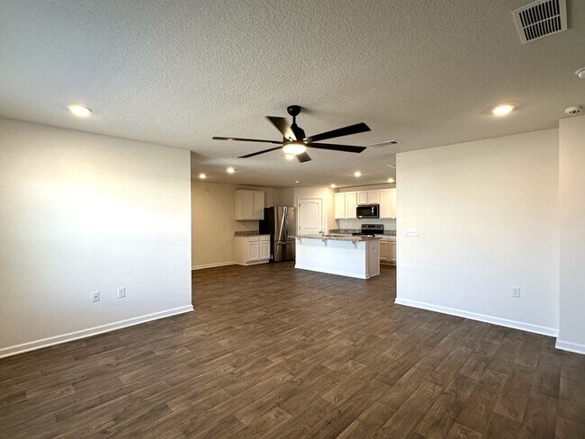 Photo - Redstone Commons