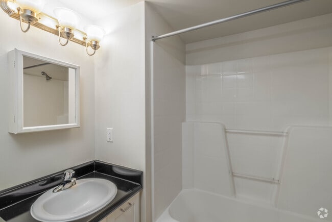 1BR, 1BA - 620SF - Bathroom - Quintessa Apartments