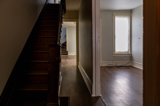 Photo - 638 N 6th St