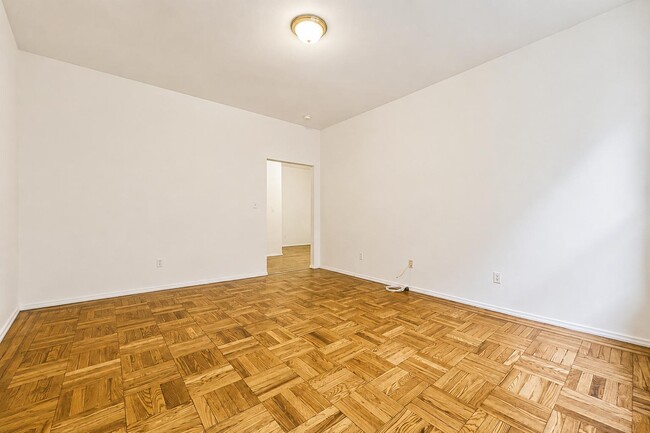 1803 Riverside Dr Unit 1G
