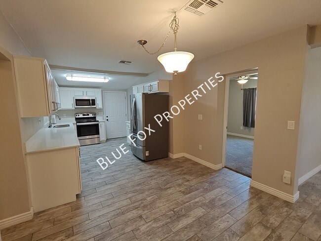 Photo - 619 S Highland Ave