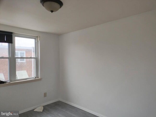 Photo - 633 E Carver St Townhome