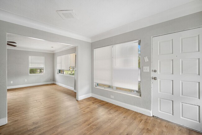 Photo - Urban Oasis: Spacious 5 Bed, 2 Bath Home i...