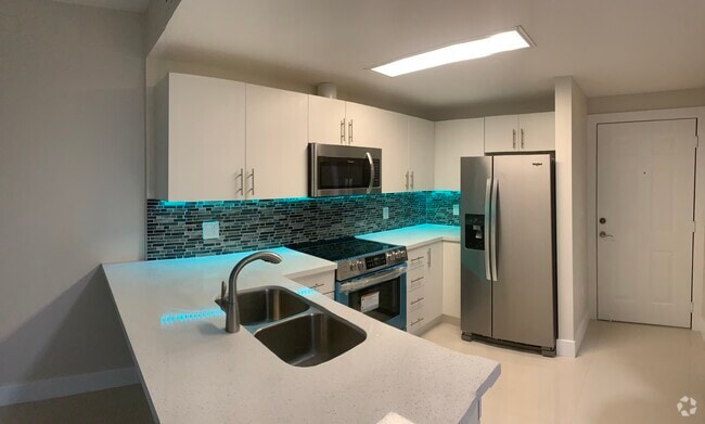 Building Photo - 3410 Coral Way Unit Emerald Plaza #902 Rental