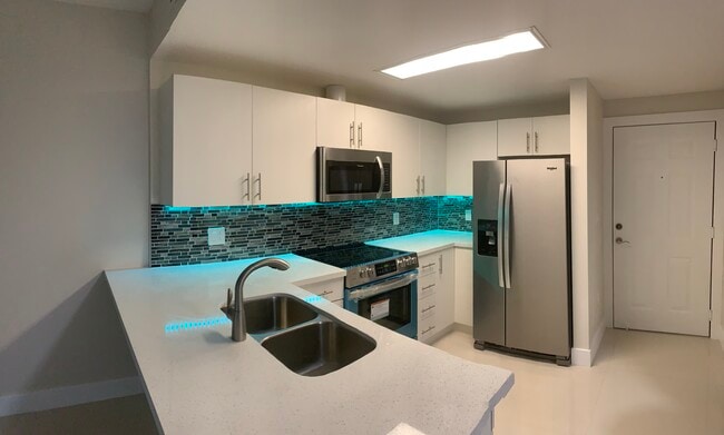 Photo - 3410 Coral Way Apartment