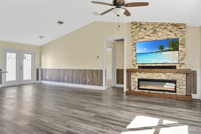 Photo - 206 North Blvd W