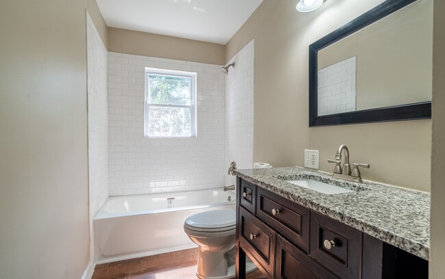 4015 Valley View Dr
