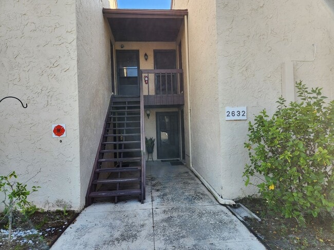 Building Photo - 2632 Hidden Lake Dr S Unit H
