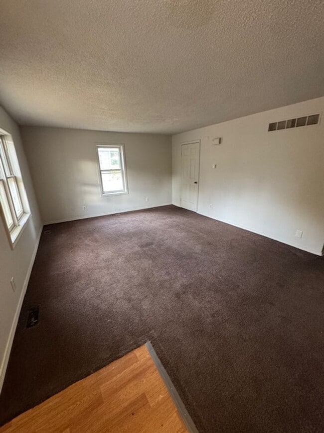 Photo - 1344 Huestis Ave