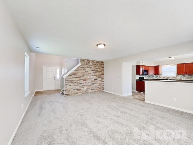 Photo - 561 Grassy Bend Dr