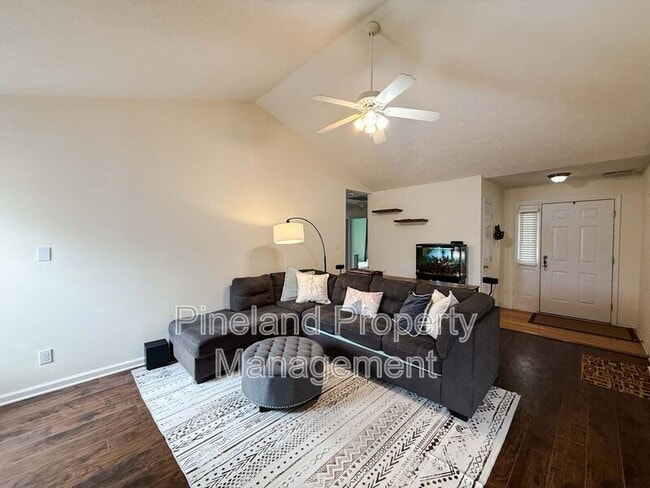 Photo - 7704 Redwood Ave