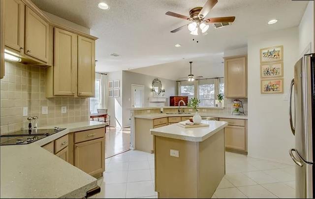 Photo - 120 Stonecreek Dr