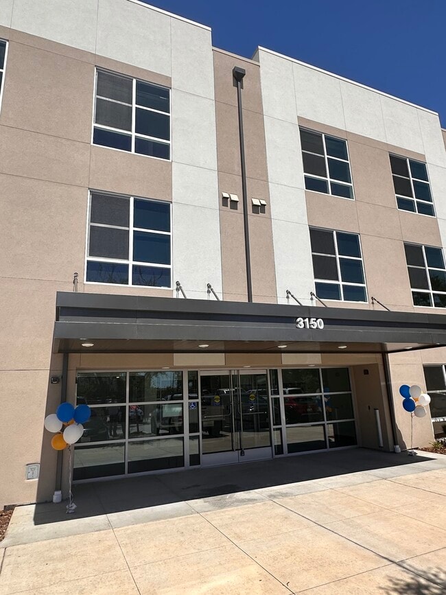 3150 Studios at Campus Pointe