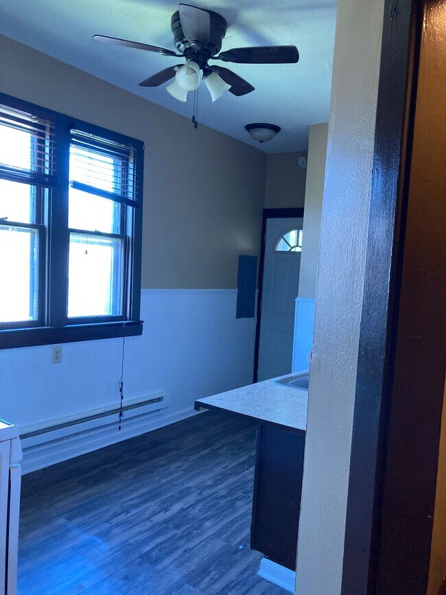 706 E Jackson St Unit 3