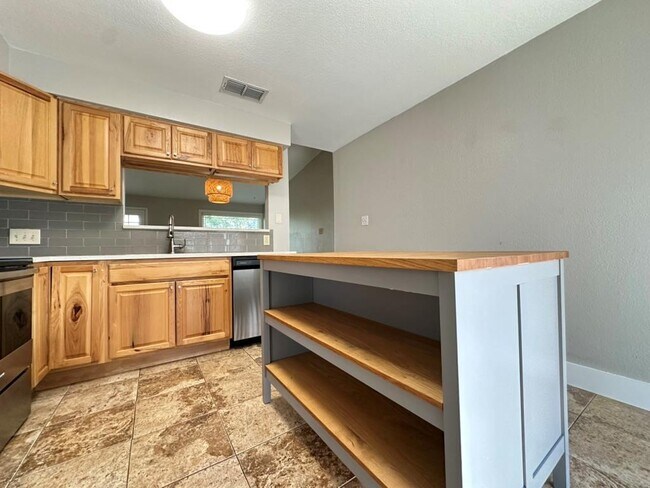 Photo - 6713 West Gate Blvd Unit A