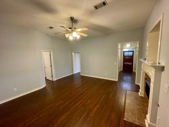 Photo - 3 bed 2 bath home in Brandon