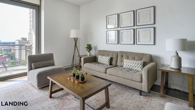 Building Photo - 777 Preston St