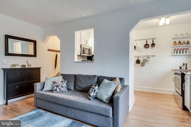 Building Photo - 1363 K St SE Unit 303 Rental