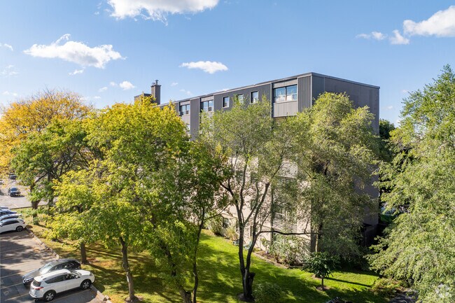 Photo - 4979 Bathurst Street Apartments