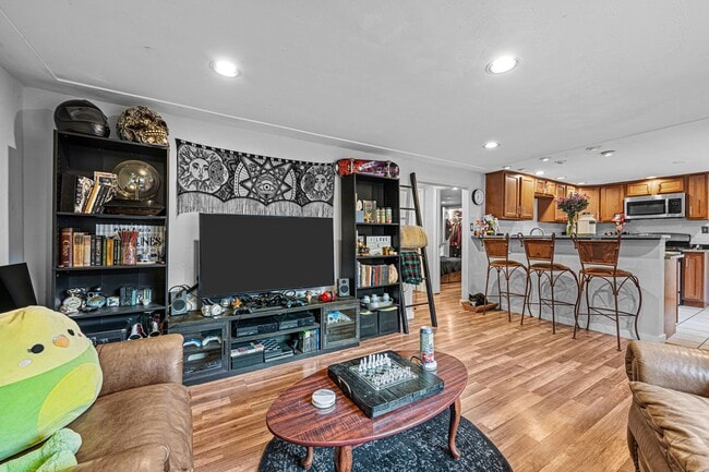 Photo - Gorgeous Two Bedroom in Sloan's Lake!